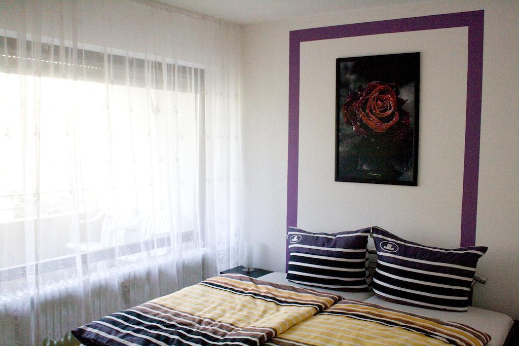 Appartement Julija Μπάντεν-Μπάντεν Δωμάτιο φωτογραφία